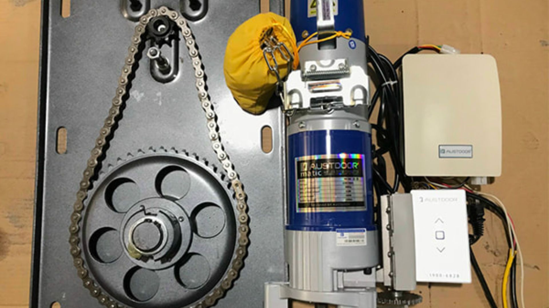 cấu tạo motor cửa cuốn